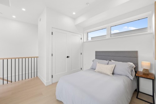 2133 Pender Street E, Vancouver, BC 