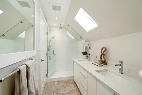 2267 Napier Street, Vancouver, BC 