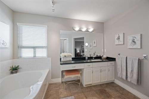 3277 Chartwell Grn, Coquitlam, BC 