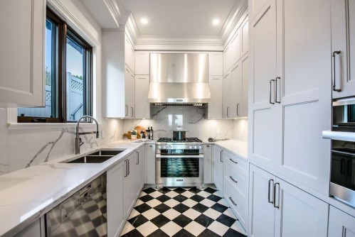 1765 Queens Avenue, West Vancouver, BC 