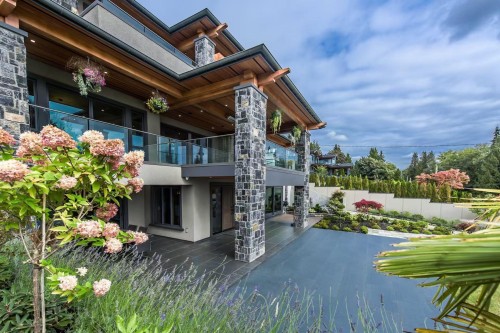 1765 Queens Avenue, West Vancouver, BC 