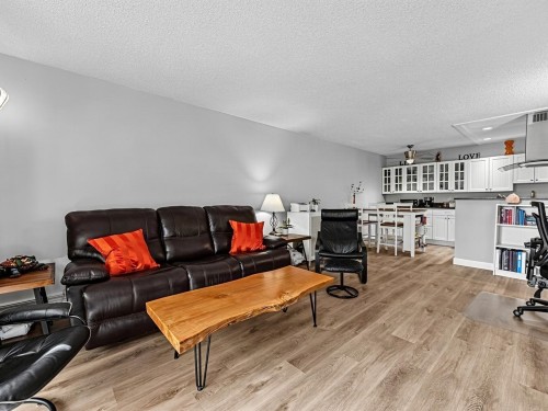 102-410 Agnes Street  New Westminster, BC V3L 1G1