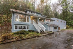 26280 Grant Avenue Maple Ridge, BC V2W 1H2