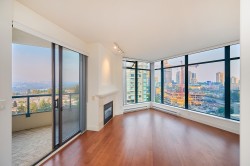 1701-4567 Hazel Street Burnaby, BC V5H 4V4