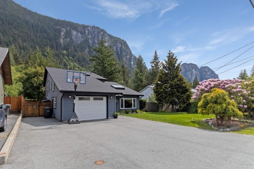 38582 Westway Avenue  Squamish, BC V8B 0L6