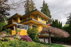 2635 Rosebery Avenue  West Vancouver, BC V7V 3A3