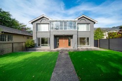 5483 Columbia Street Vancouver, BC V5Y 3H4