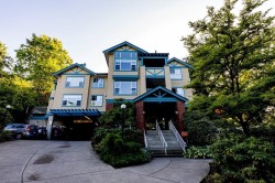 104-5281 Oakmount Crescent Burnaby, BC V5H 4S7