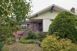960 Cliff Avenue Burnaby, BC V5A 2J5