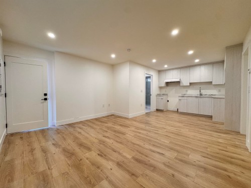 B2-8633 12 Avenue , Burnaby, BC V3N 2M1 4