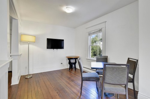 2-1517 Comox Street , Vancouver, BC V6G 1P3 2