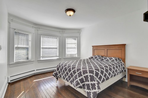 2-1517 Comox Street , Vancouver, BC V6G 1P3 3