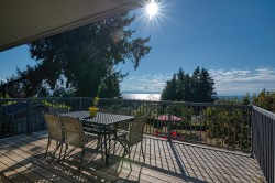 4735 Laurel Avenue Sechelt, BC V7Z 0B4