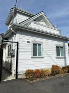 56 51st Avenue EVancouver, BC V5X 1B9