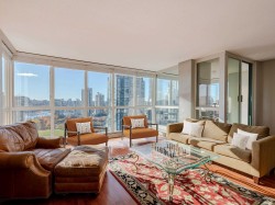 1703-212 Davie Street Vancouver, BC V6B 5Z4