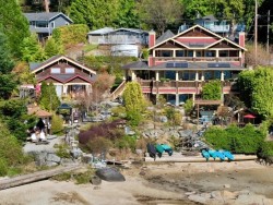 7545 Islets Place Sechelt, BC V7Z 0C5