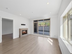 204-1273 Marine Drive North Vancouver, BC V7P 1T3