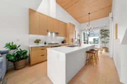 224-650 2nd Street ENorth Vancouver, BC V7L 1E3