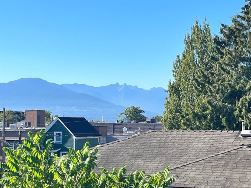 1745 Graveley Street, Vancouver, BC 