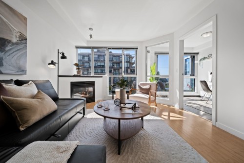 409-122 3rd Street E North Vancouver, BC V7L 1E6