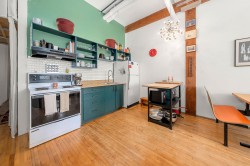120-2556 Hastings Street EVancouver, BC V5K 1Z3