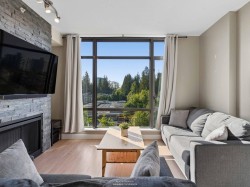 901-9300 University Crescent Burnaby, BC V5A 4X9