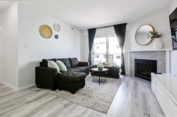 440-22661 Lougheed Highway Maple Ridge, BC V2X 2V4