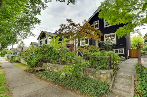 2227 7Th Avenue E, Vancouver, BC 