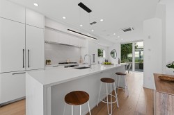 125-649 3rd Street ENorth Vancouver, BC V7L 1G6