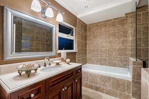 4740 Rutland Road, West Vancouver, BC 