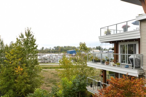 321-5700 Andrews Road  Richmond, BC V7E 6N7