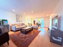 732 13th Street ENorth Vancouver, BC V7L 2M7