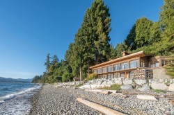4893 Sunshine Coast Highway Sechelt, BC V7Z 0B6