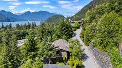 300 Ocean Crest Drive West Vancouver, BC V0N 3Z2