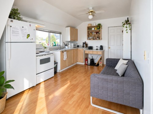 Top-4265 Slocan Street , Vancouver, BC V5R 1Z2 2