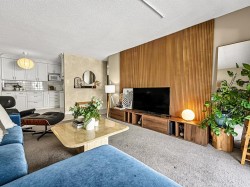 309-275 2nd Street WNorth Vancouver, BC V7M 1C9