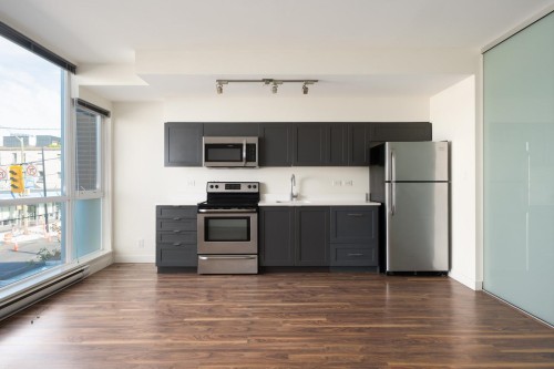 213-2511 Quebec Street , Vancouver, BC V5T 0B6 2