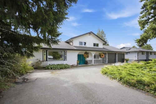 6447 Samron Road  Sechelt, BC V7Z 0M8