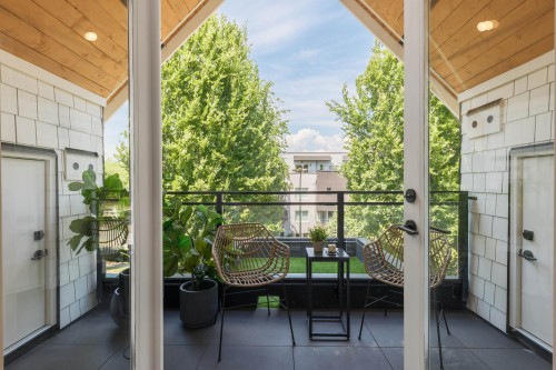 2066 1St Avenue E, Vancouver, BC 