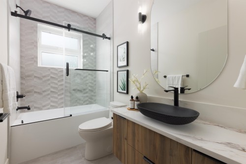 2066 1St Avenue E, Vancouver, BC 