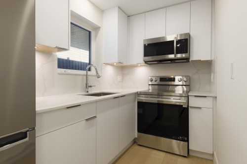 2066 1St Avenue E, Vancouver, BC 