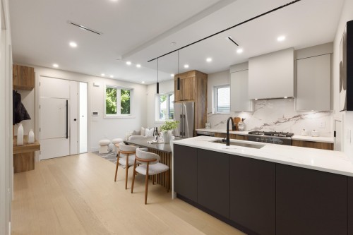 2066 1St Avenue E, Vancouver, BC 