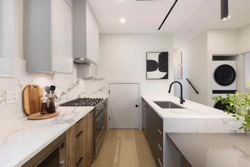 2066 1St Avenue E, Vancouver, BC 