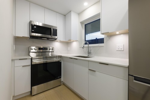 2068 1St Avenue E, Vancouver, BC 