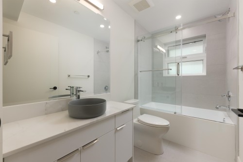 2068 1St Avenue E, Vancouver, BC 