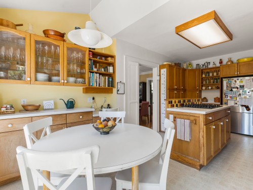 4234 9Th Avenue W, Vancouver, BC 