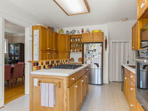 4234 9Th Avenue W, Vancouver, BC 