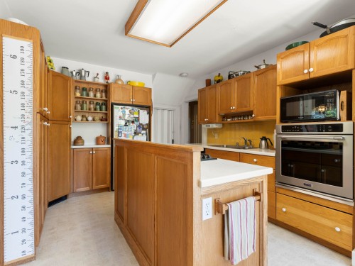 4234 9Th Avenue W, Vancouver, BC 