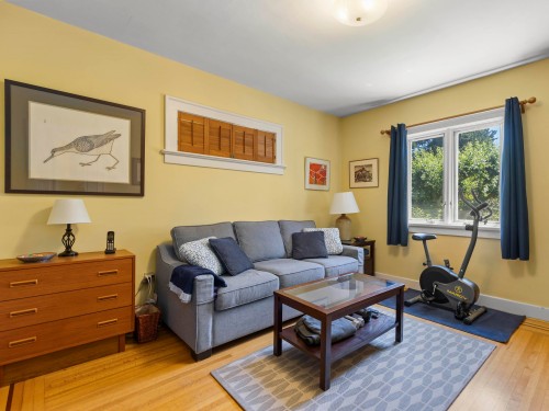 4234 9Th Avenue W, Vancouver, BC 