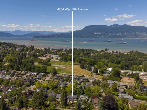 4234 9Th Avenue W, Vancouver, BC 